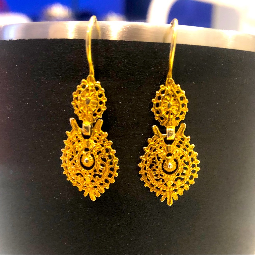 Gold Colombian earrings